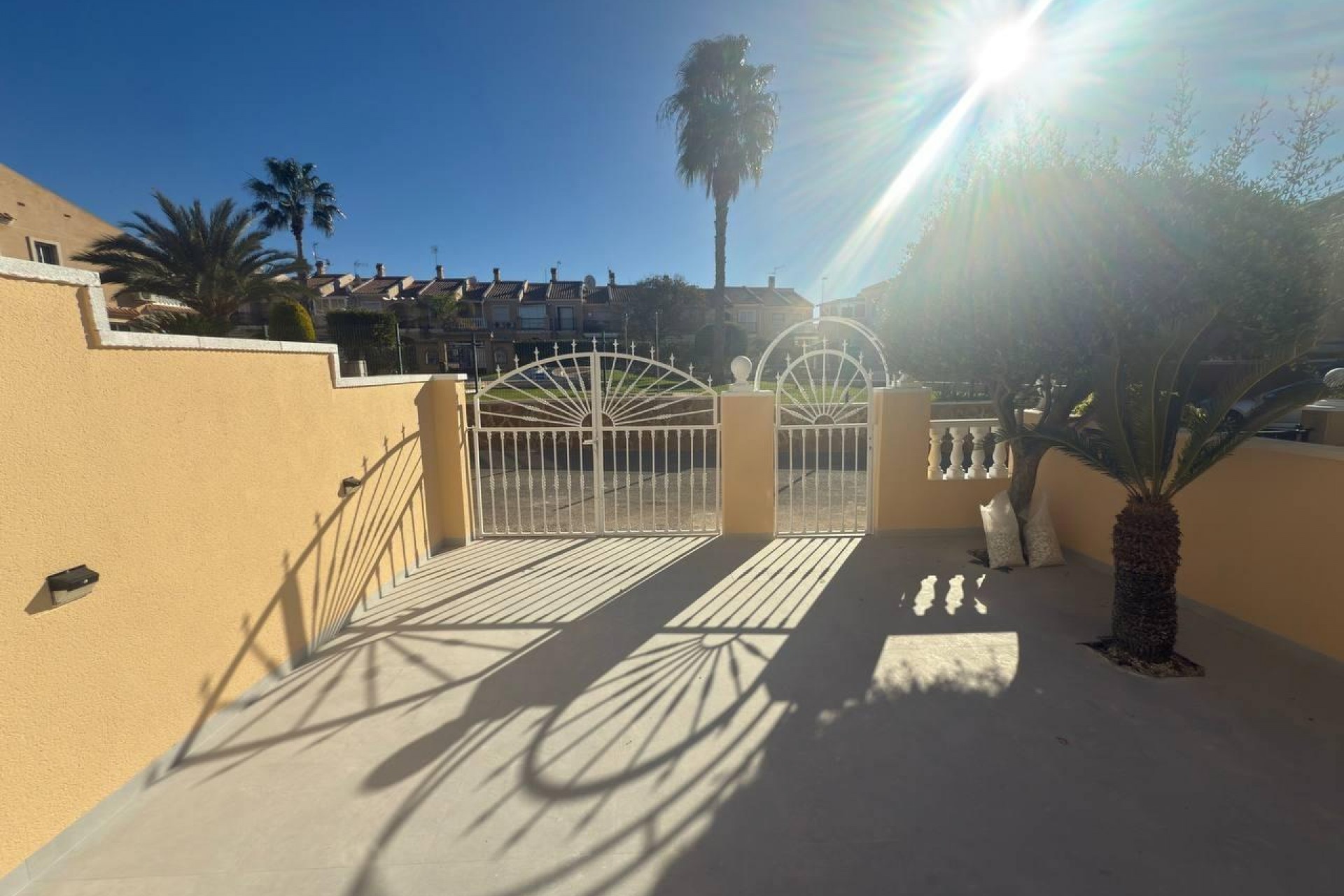 Reventa - Town House -
Torrevieja - Zona Los Frutales