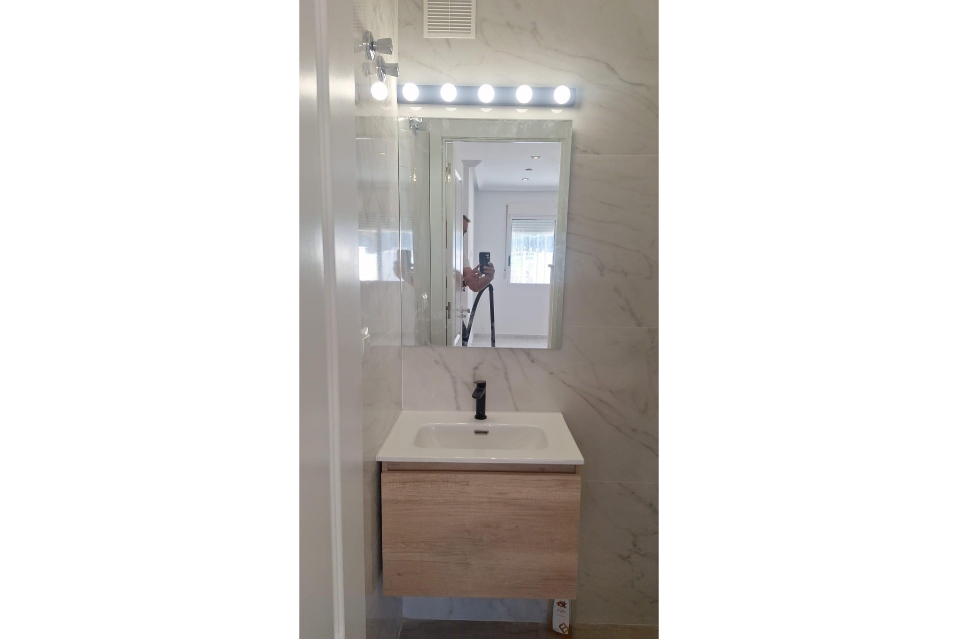 Reventa - Town House -
Torrevieja - Zona Los Frutales