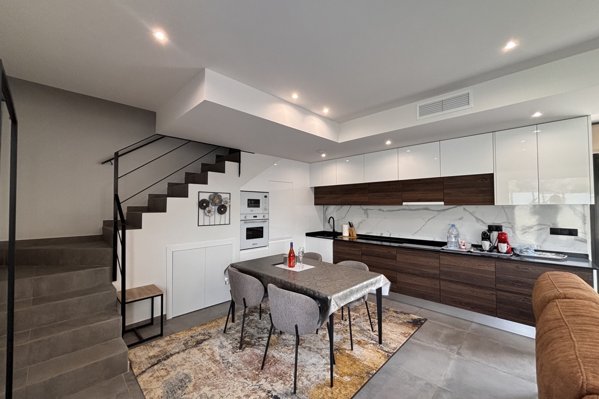 Reventa - Town House -
Villamartin - Costa Blanca