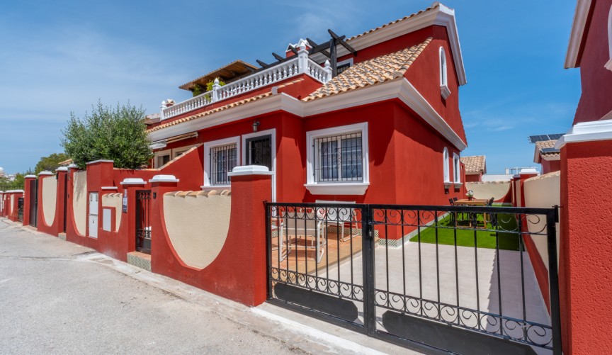 Reventa - Town House -
Villamartin - Costa Blanca