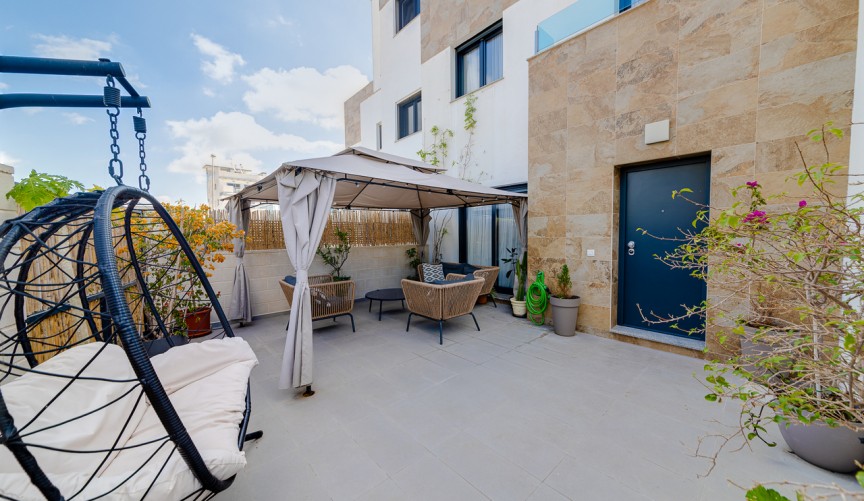 Reventa - Town House -
Villamartin - Costa Blanca