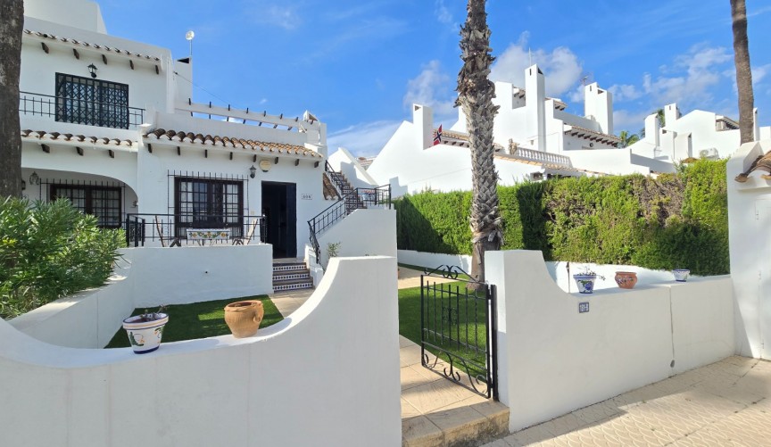 Reventa - Town House -
Villamartin - Costa Blanca