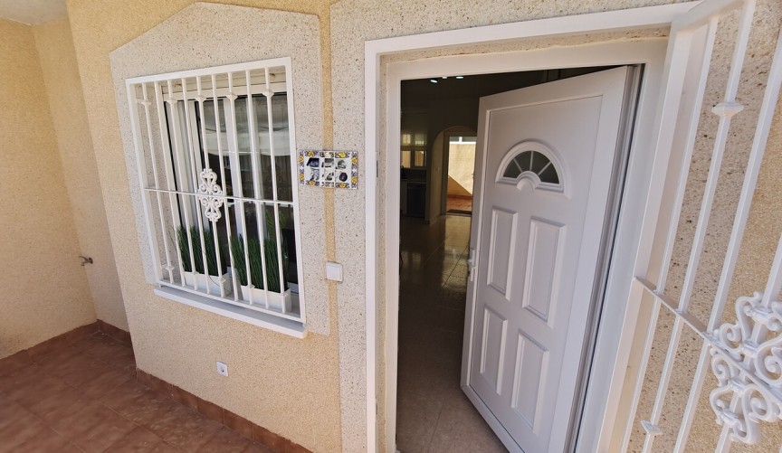 Reventa - Town House -
Villamartin - Costa Blanca