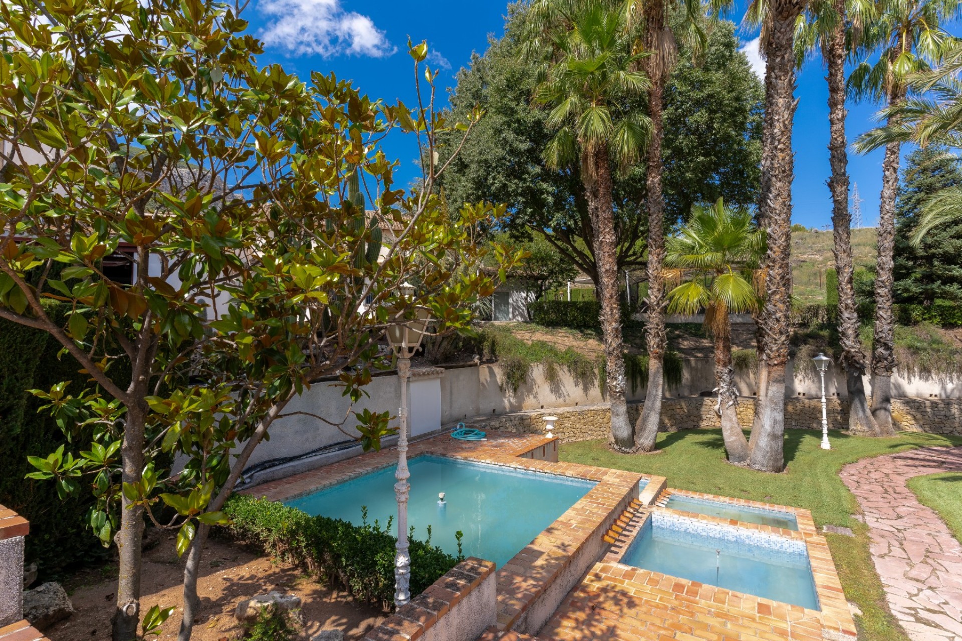 Reventa - Villa -
Alcoy - Inland