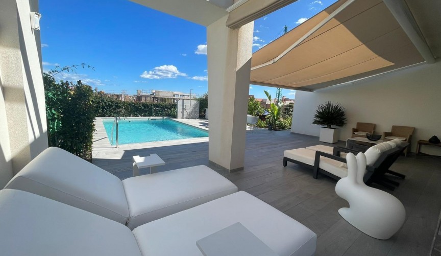 Reventa - Villa -
Algorfa - Club De Golf La Finca