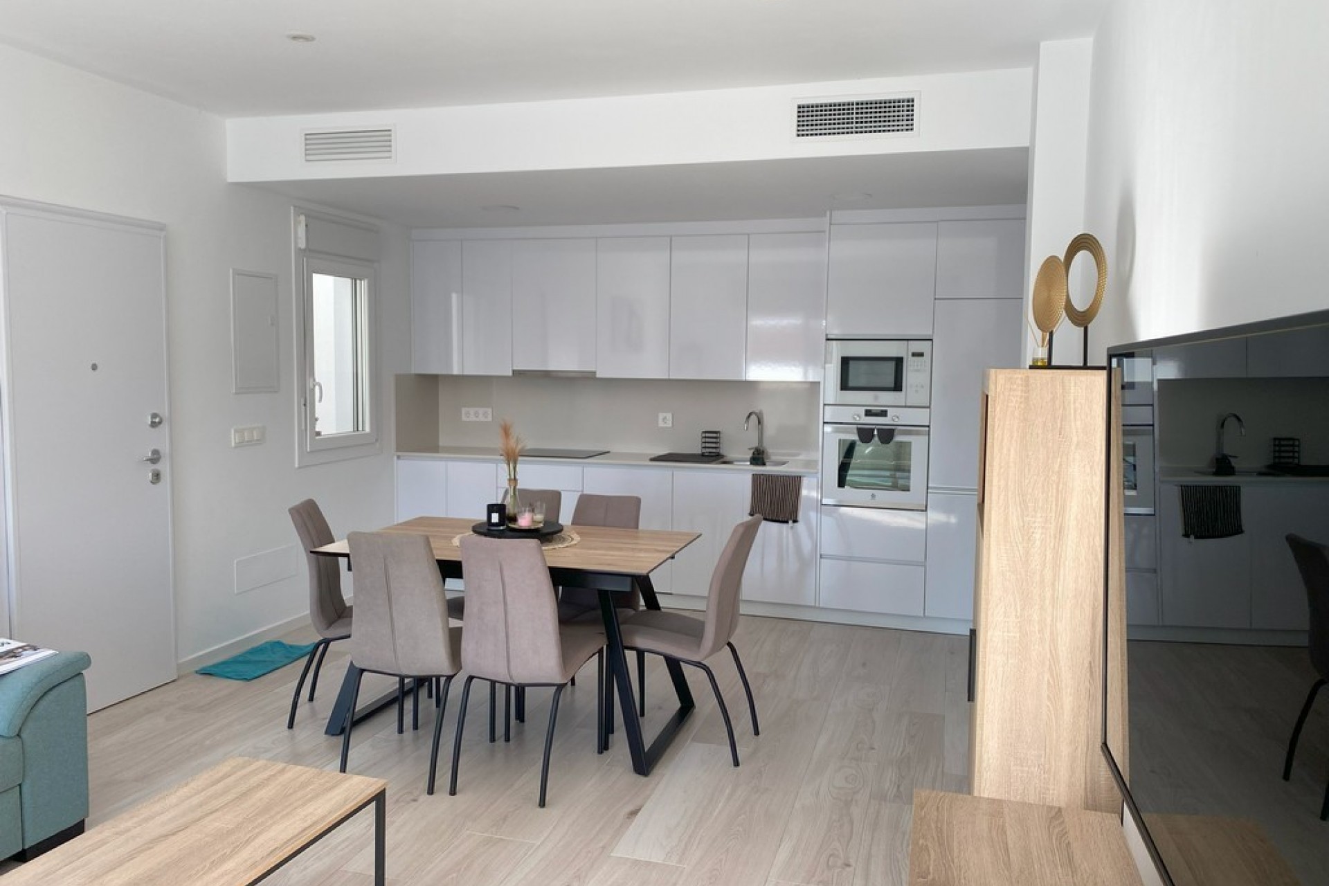 Reventa - Villa -
Avileses - Inland