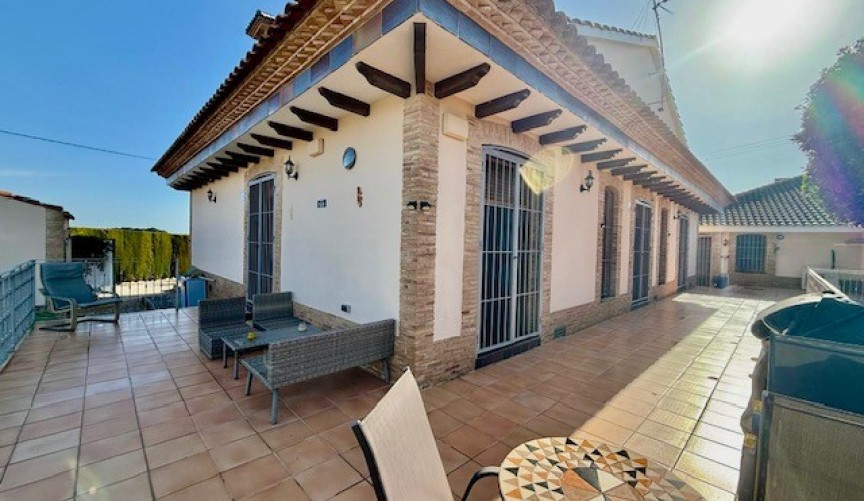 Reventa - Villa -
Avileses - Inland