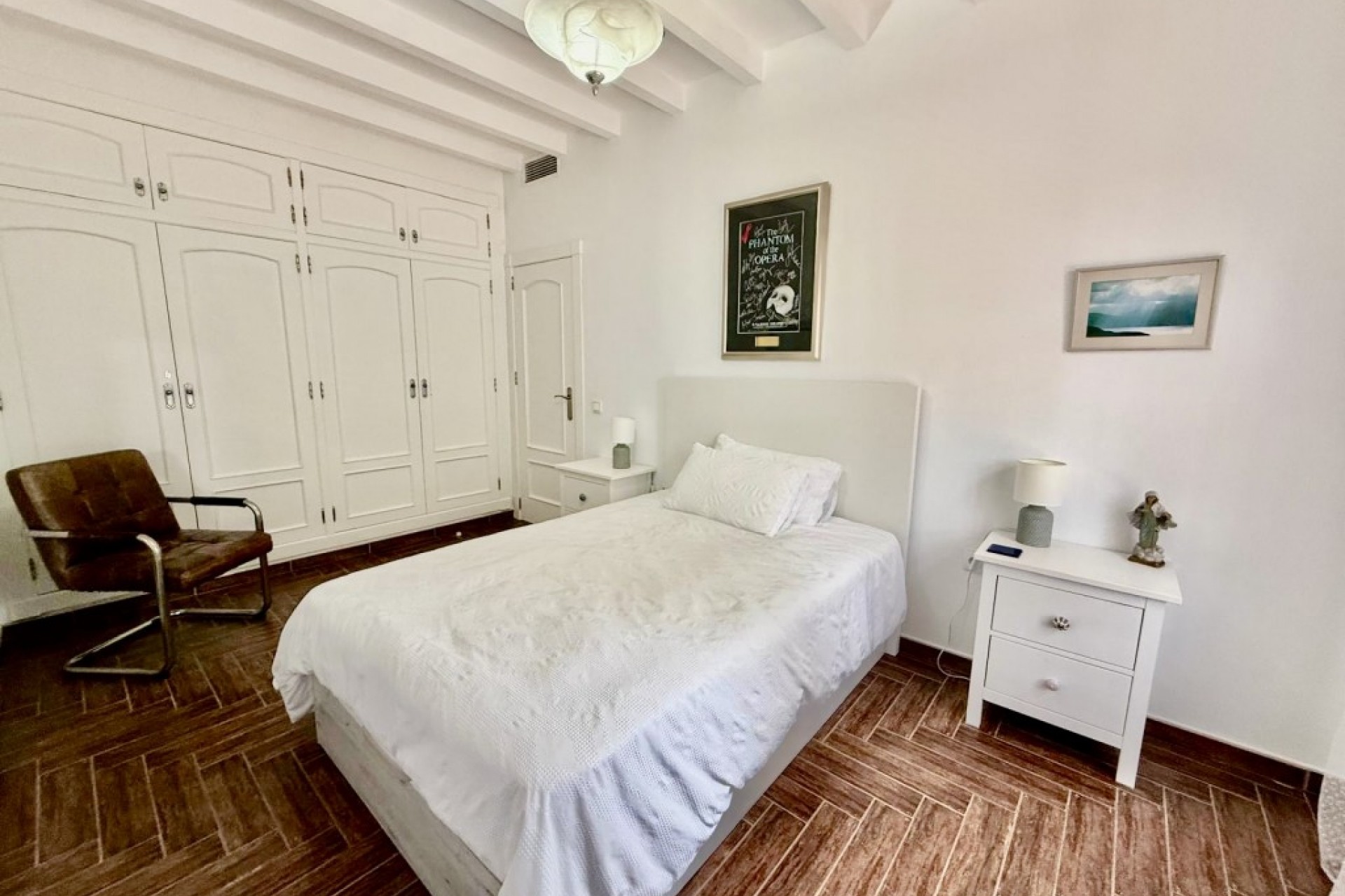 Reventa - Villa -
Avileses - Inland