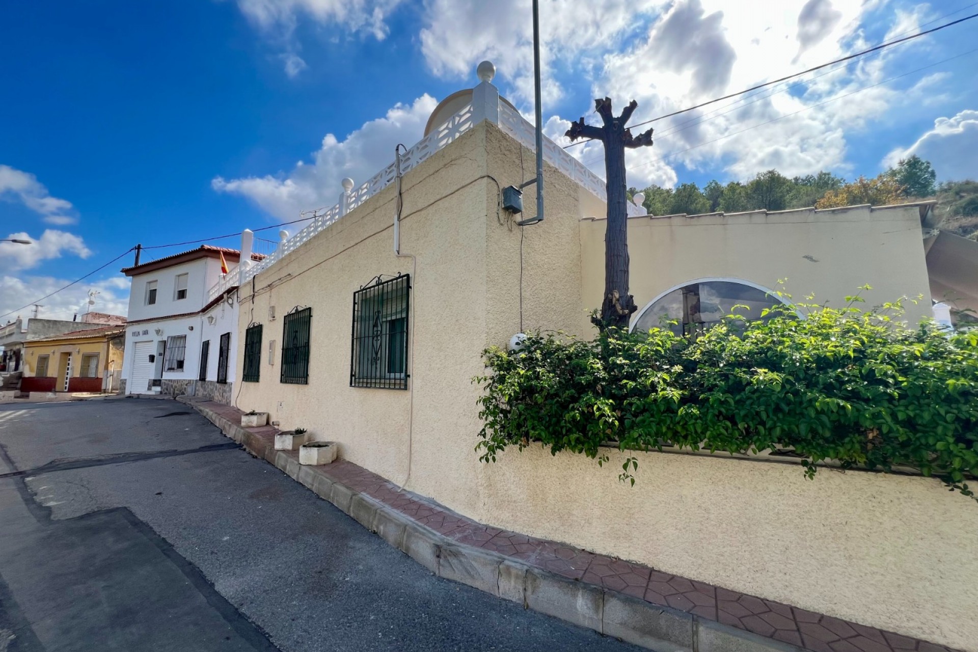 Reventa - Villa -
Benferri - Inland