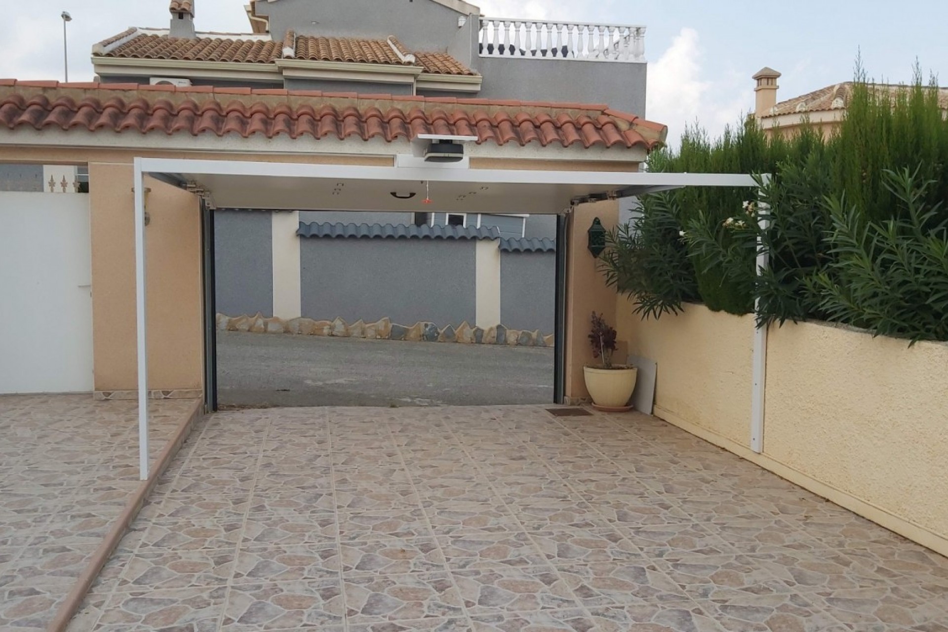 Reventa - Villa -
Benimar - Costa Blanca