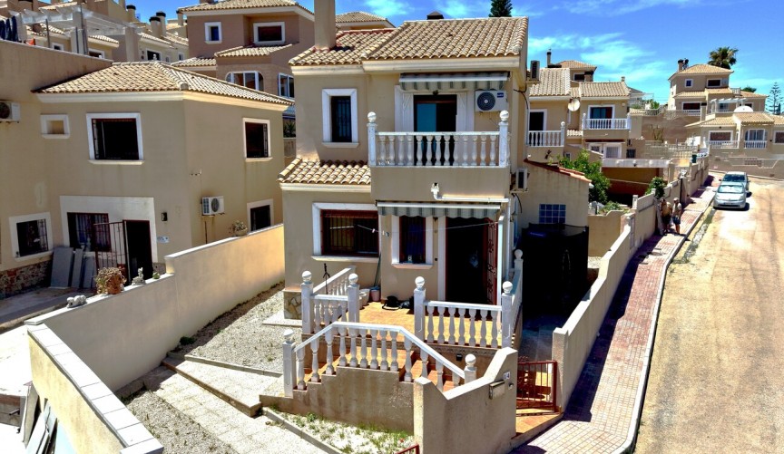 Reventa - Villa -
Blue Lagoon - Costa Blanca