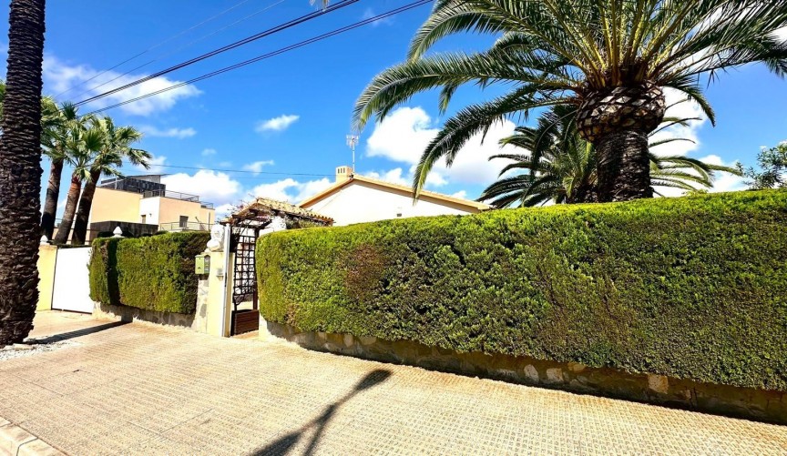 Reventa - Villa -
Cabo Roig - Costa Blanca