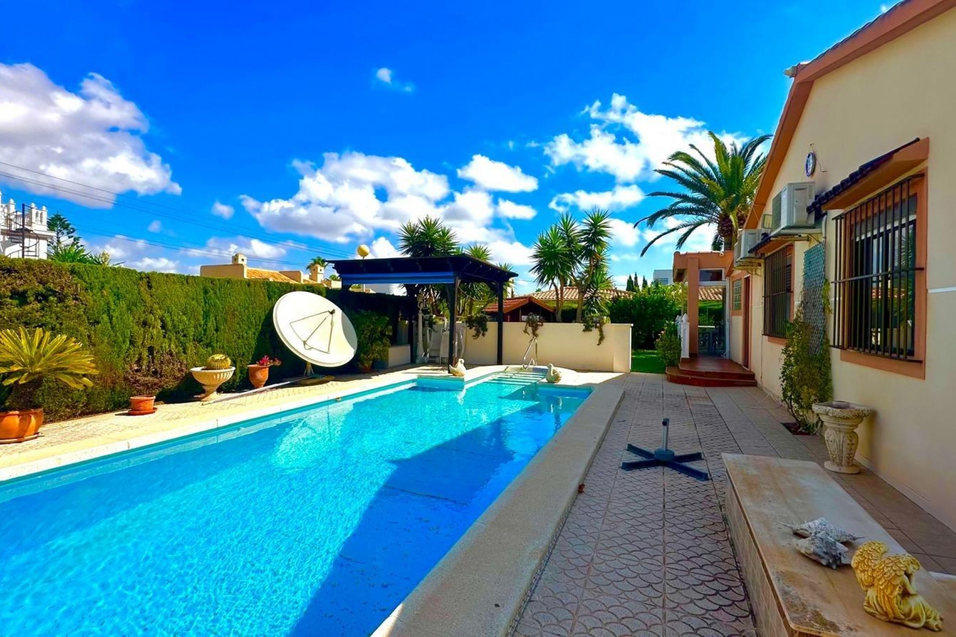 Reventa - Villa -
Cabo Roig - Costa Blanca