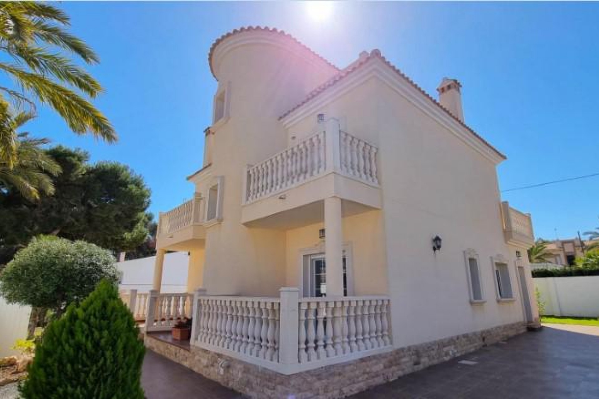 Reventa - Villa -
Cabo Roig - Costa Blanca