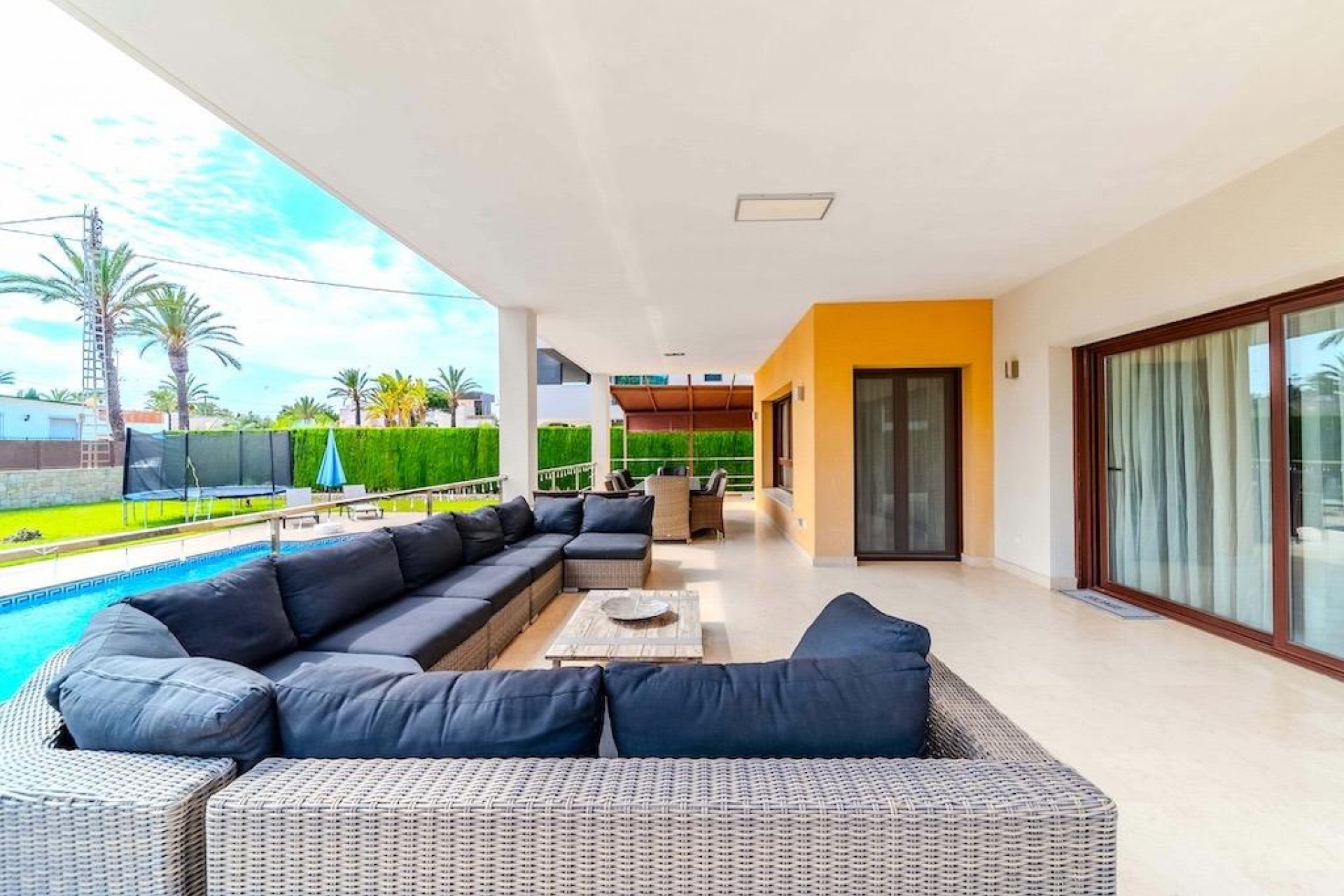 Reventa - Villa -
Cabo Roig - Costa Blanca