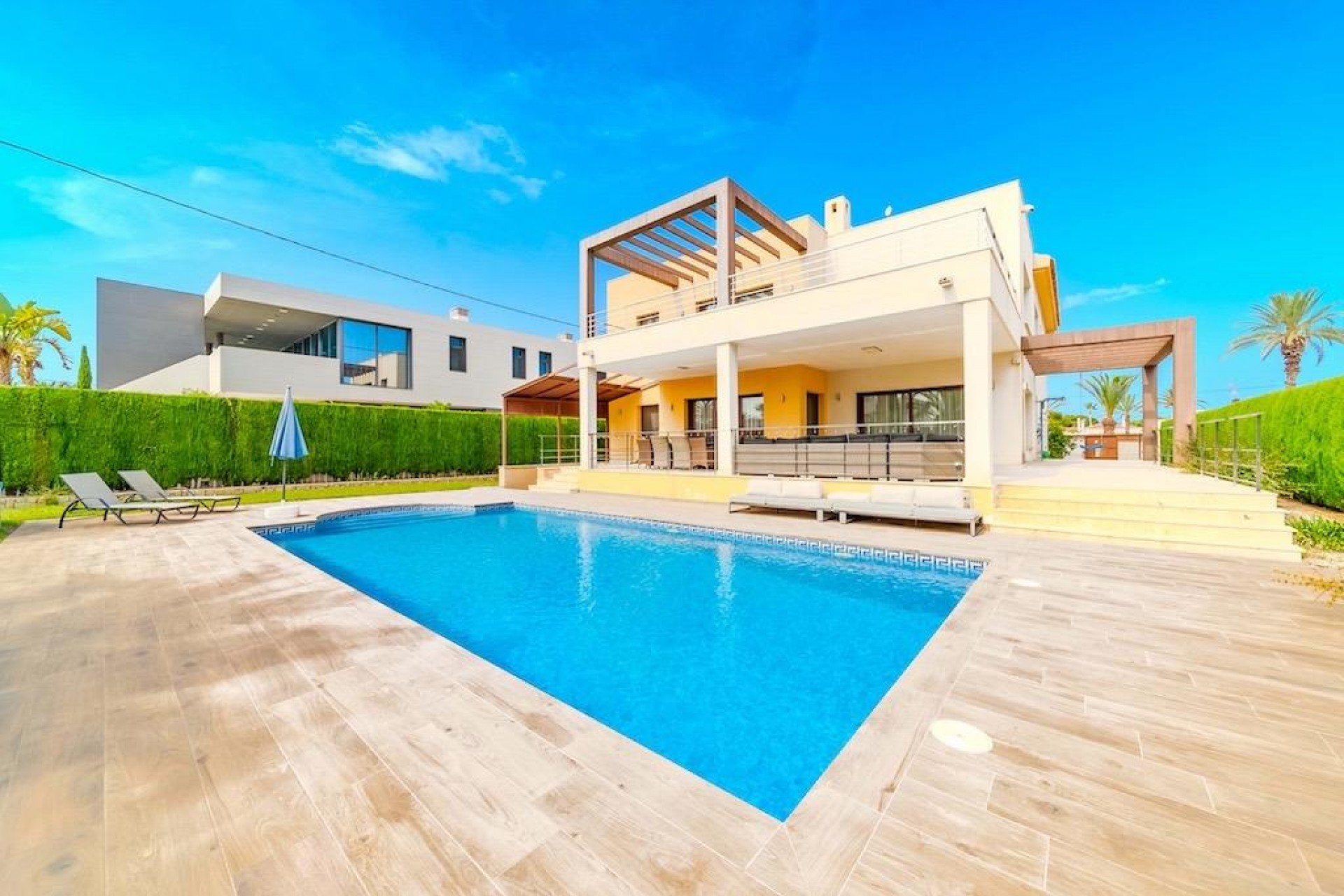 Reventa - Villa -
Cabo Roig - Costa Blanca