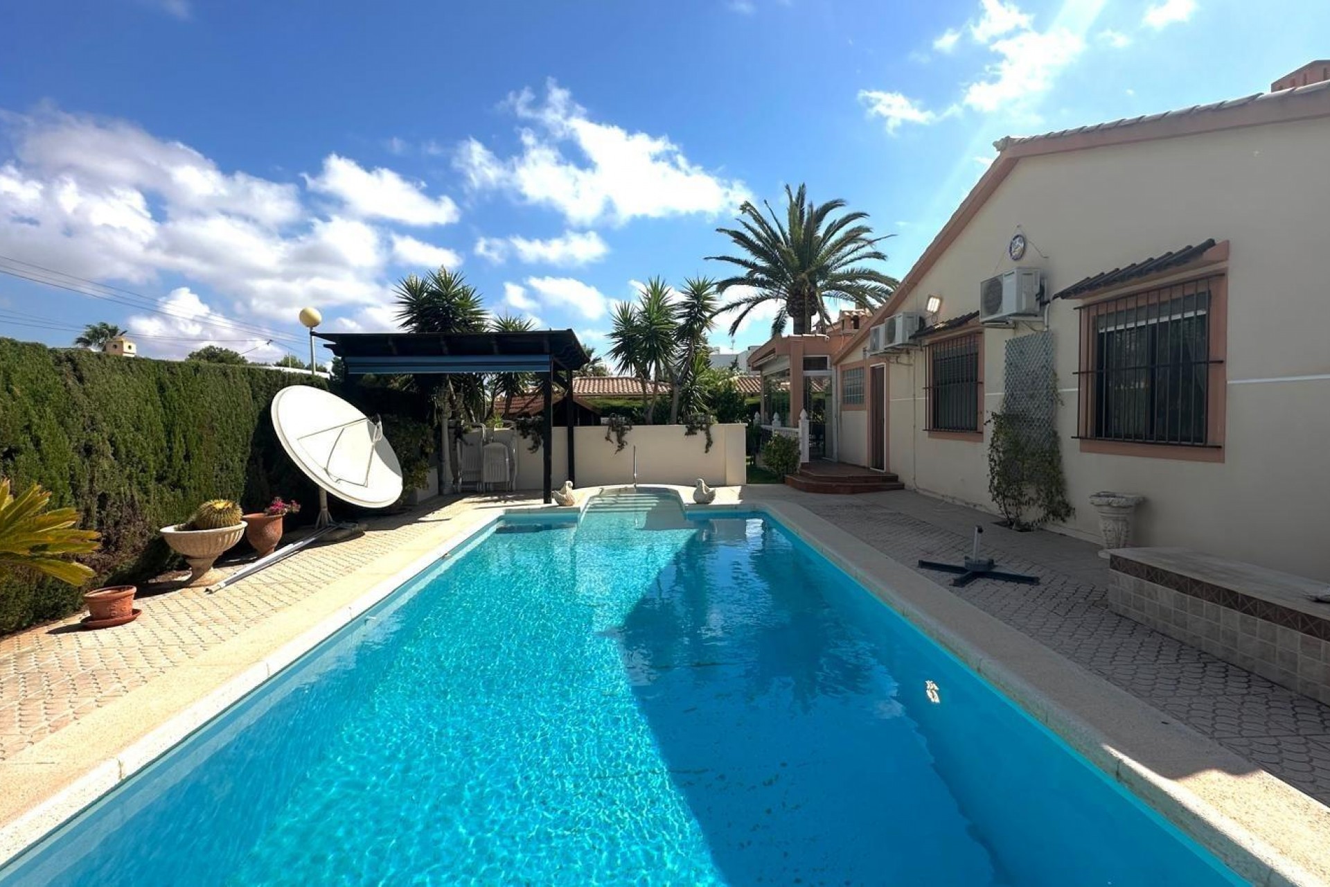 Reventa - Villa -
Cabo Roig - Costa Blanca