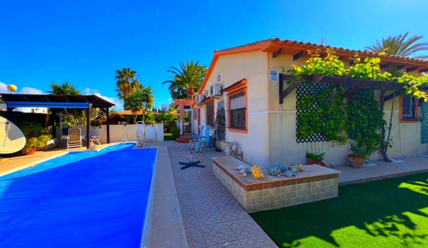 Reventa - Villa -
Cabo Roig - Costa Blanca