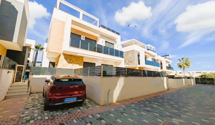 Reventa - Villa -
Cabo Roig - Costa Blanca