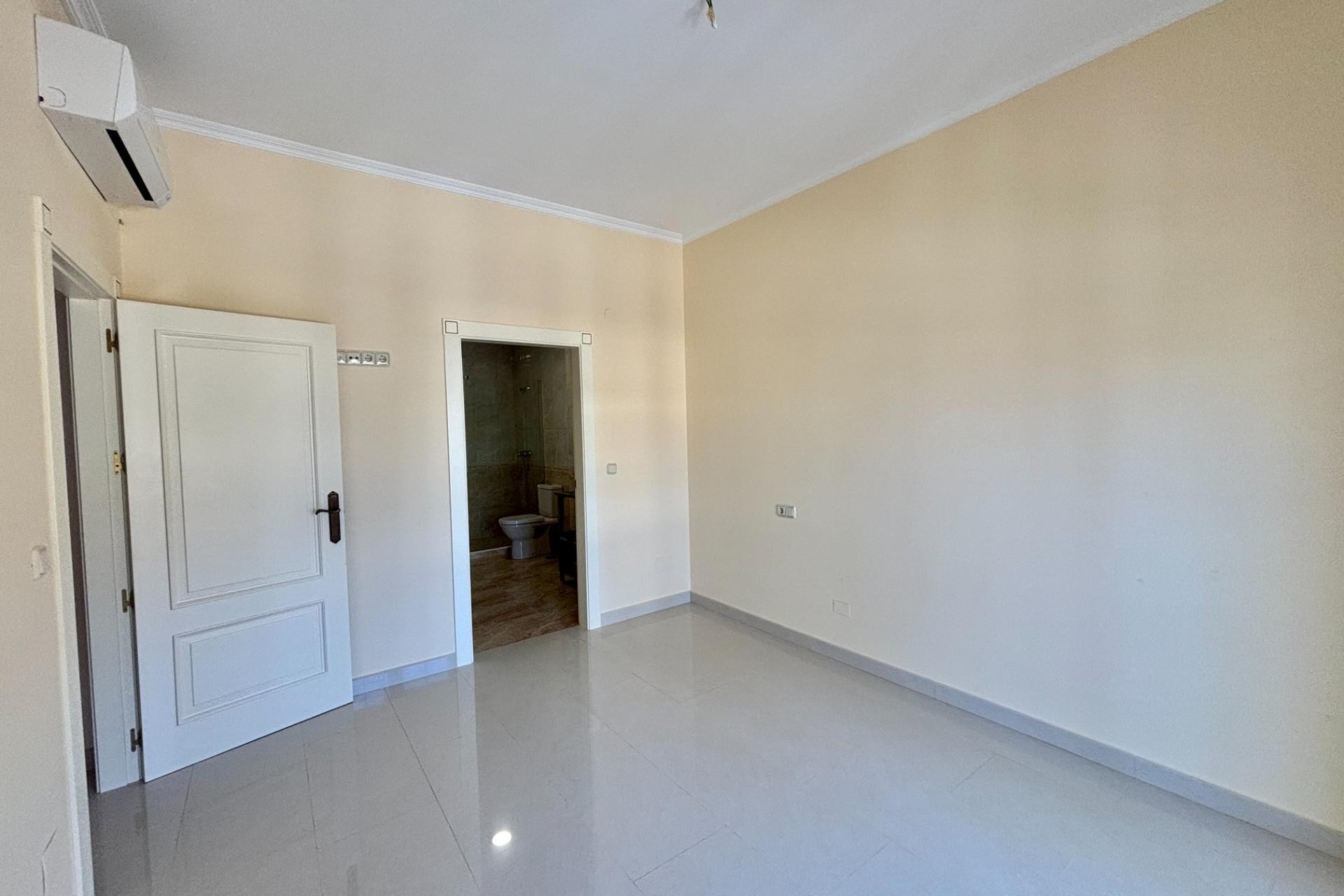 Reventa - Villa -
Cabo Roig - Costa Blanca