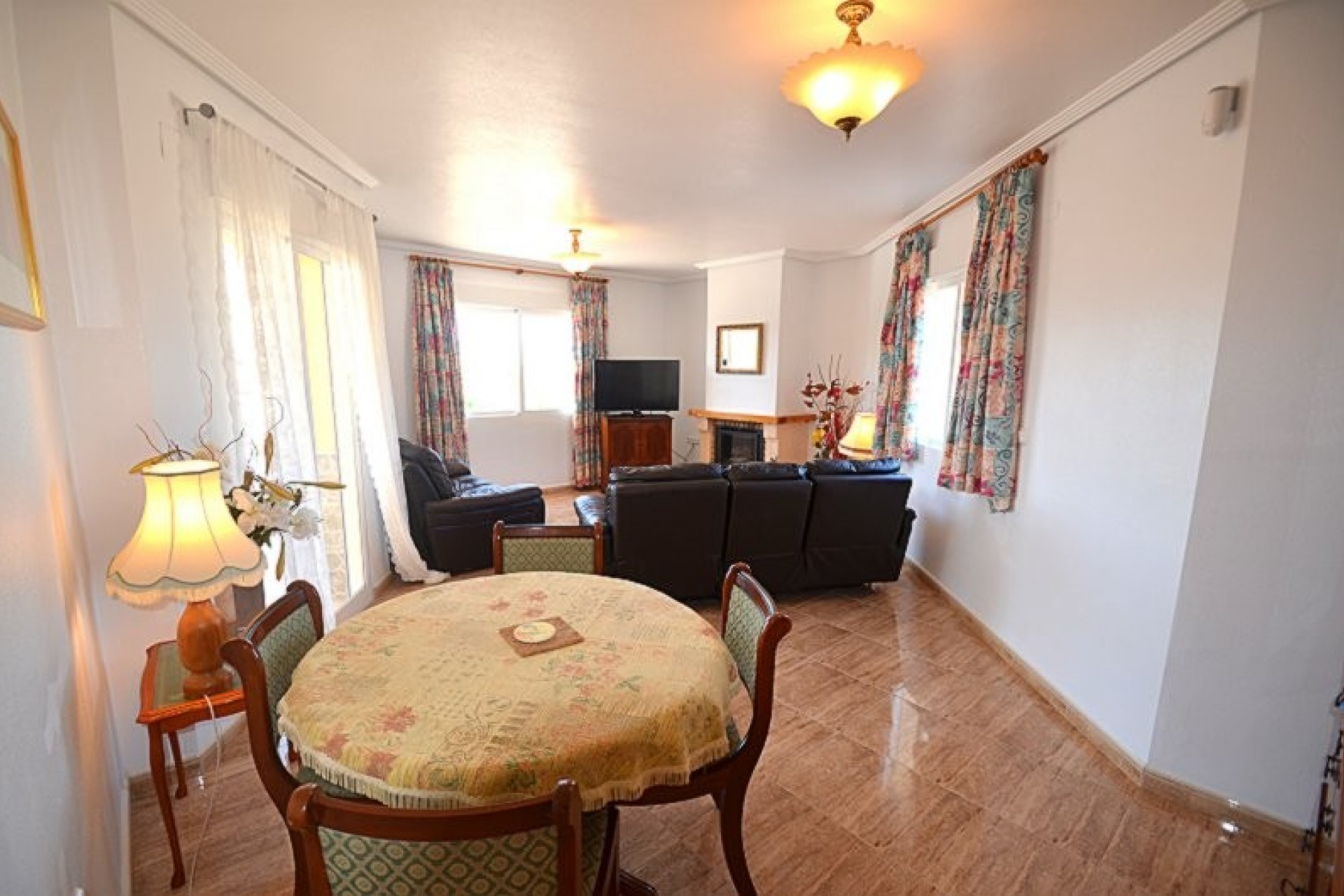 Reventa - Villa -
Campos del Río - Inland