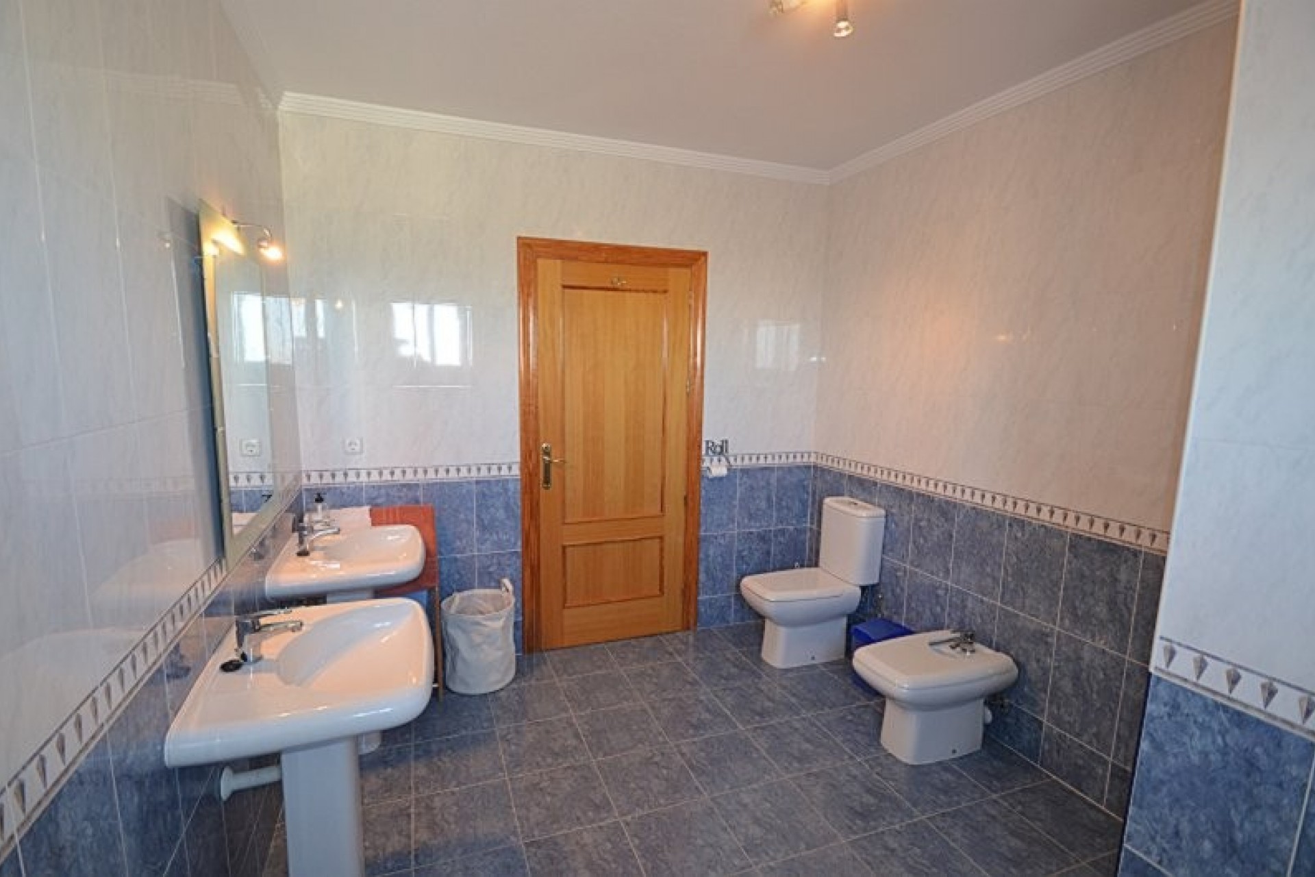 Reventa - Villa -
Campos del Río - Inland