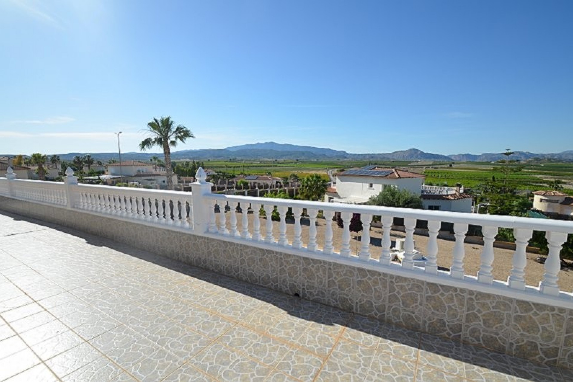 Reventa - Villa -
Campos del Río - Inland