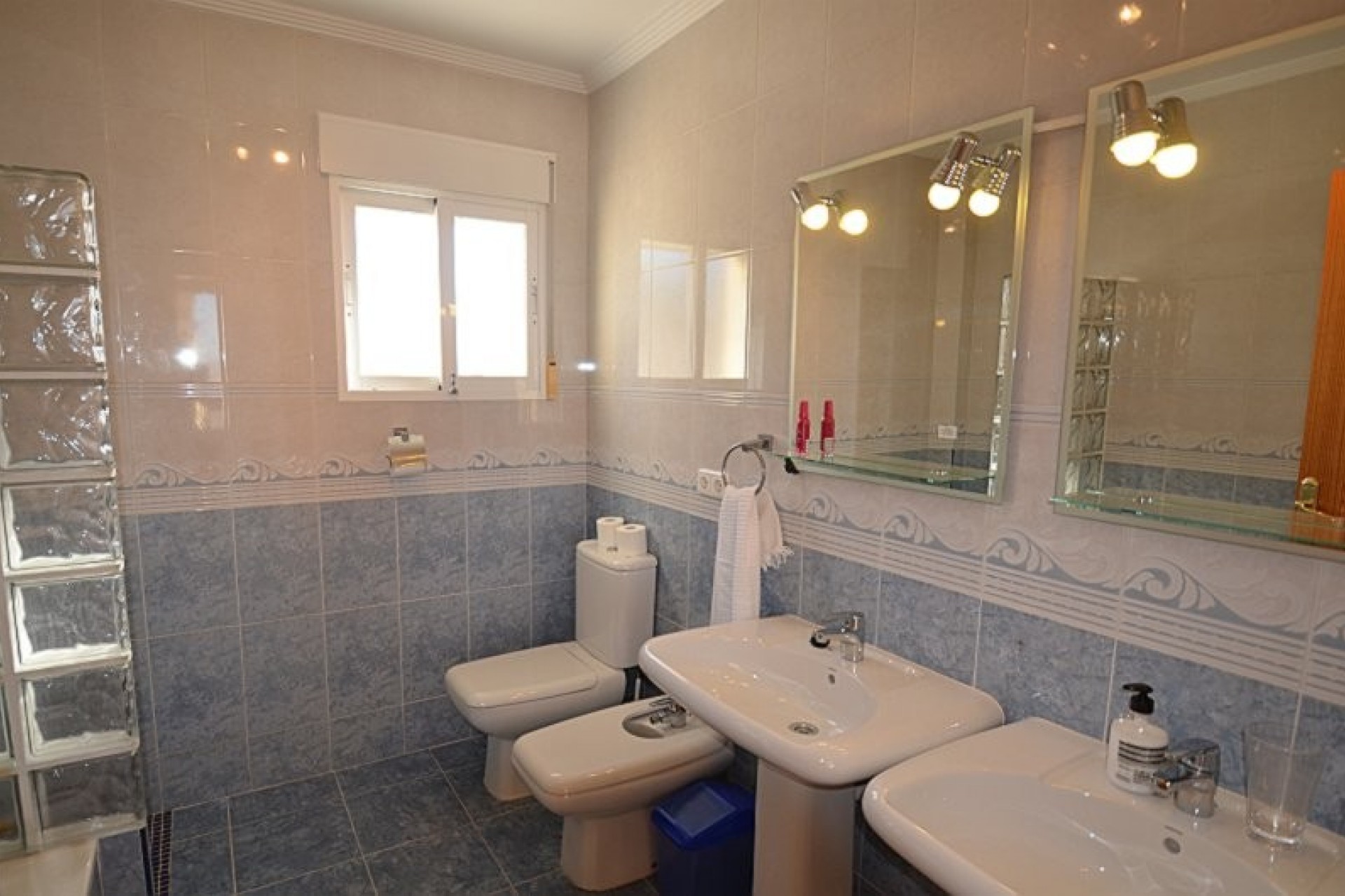 Reventa - Villa -
Campos del Río - Inland