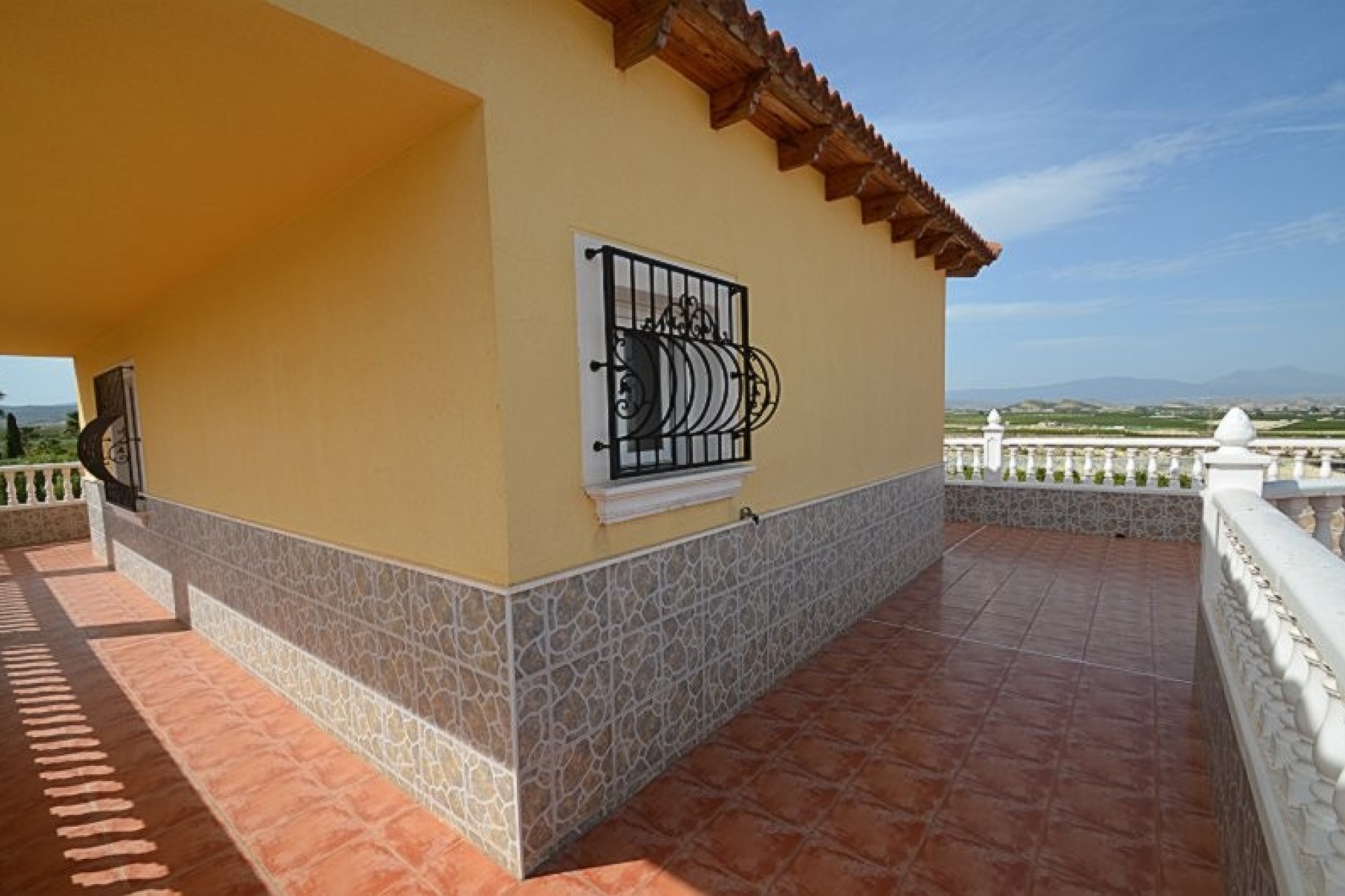 Reventa - Villa -
Campos del Río - Inland