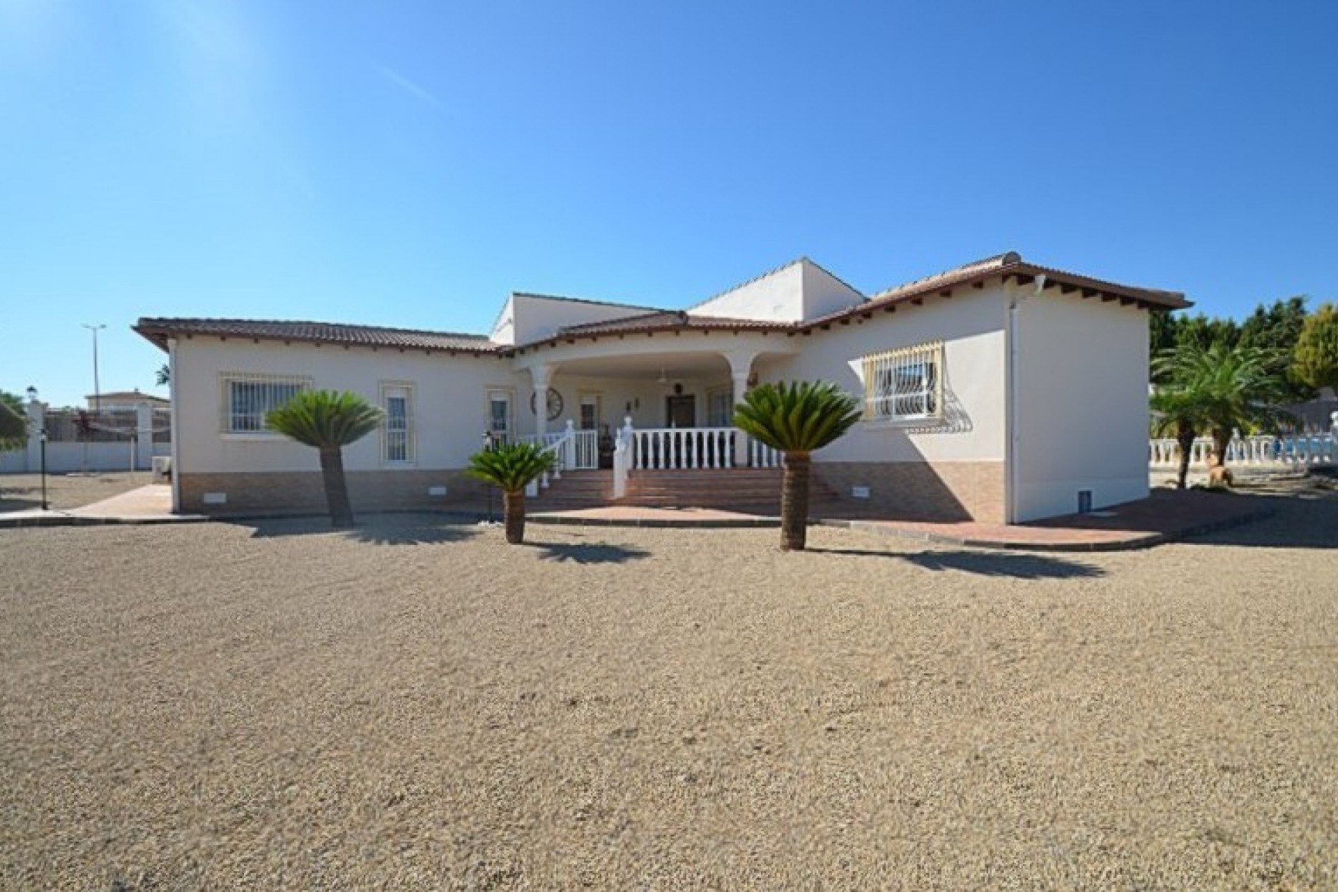 Reventa - Villa -
Campos del Río - Inland