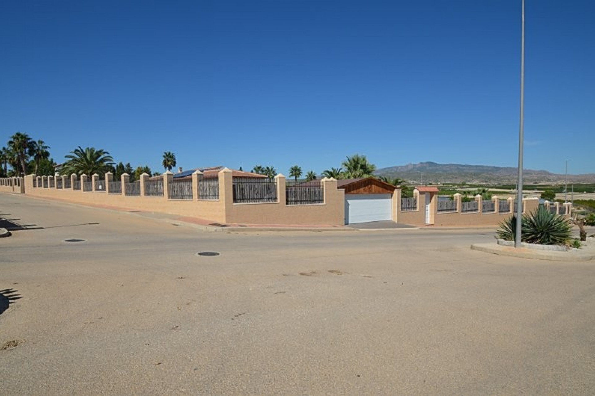 Reventa - Villa -
Campos del Río - Inland