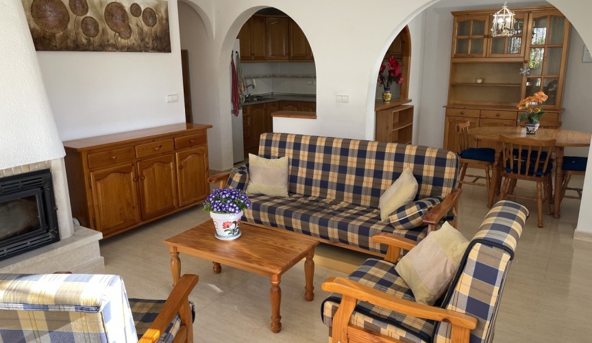 Reventa - Villa -
Camposol - Inland