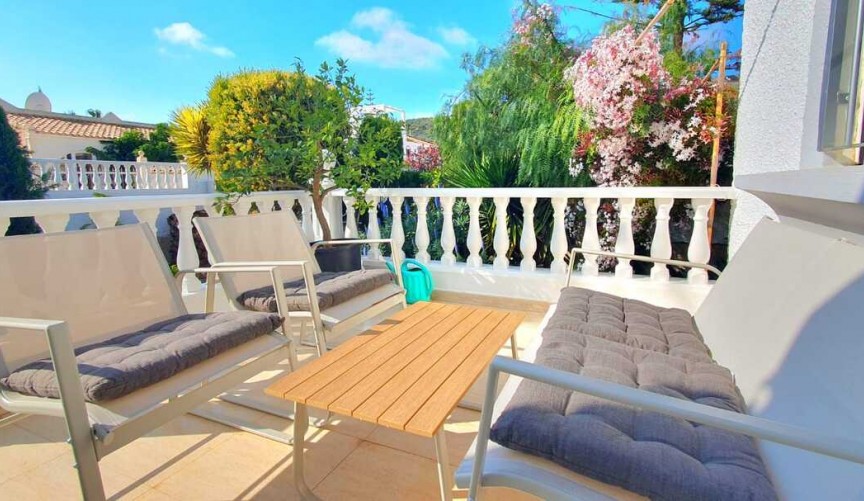 Reventa - Villa -
Camposol - Inland