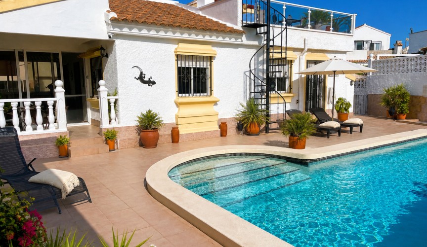 Reventa - Villa -
Camposol - Inland