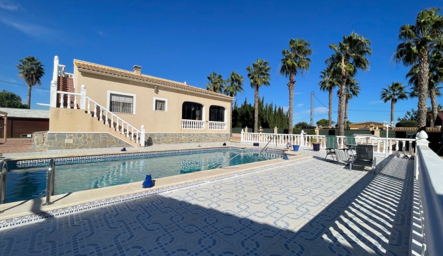 Reventa - Villa -
Catral - Costa Blanca
