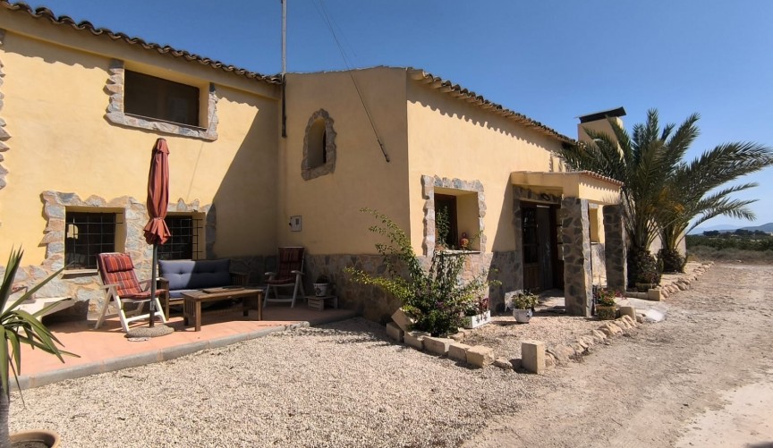 Reventa - Villa -
Chinorlet - Inland