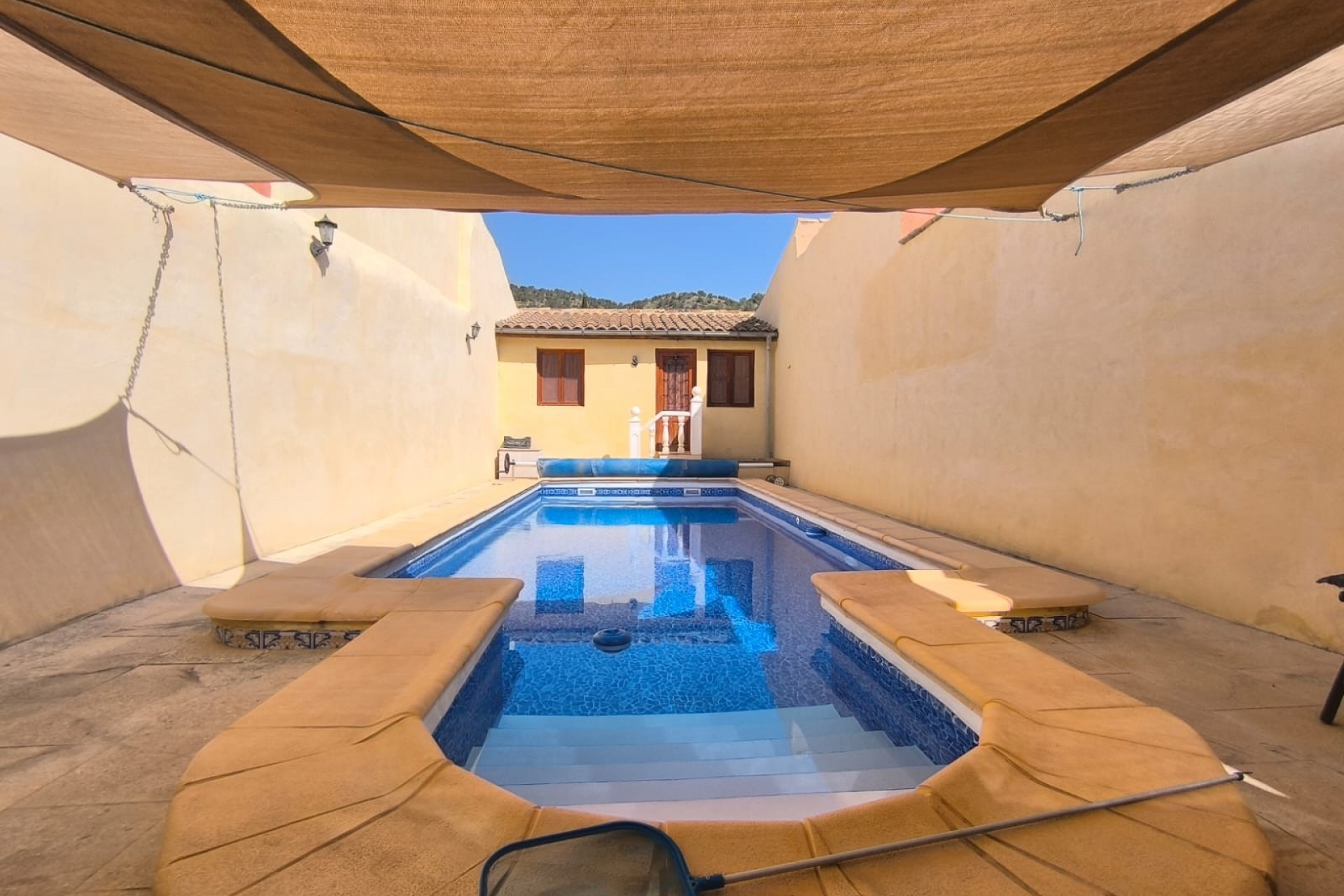 Reventa - Villa -
Chinorlet - Inland