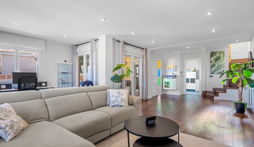 Reventa - Villa -
Ciudad De Las Comunicaciones - Costa Blanca