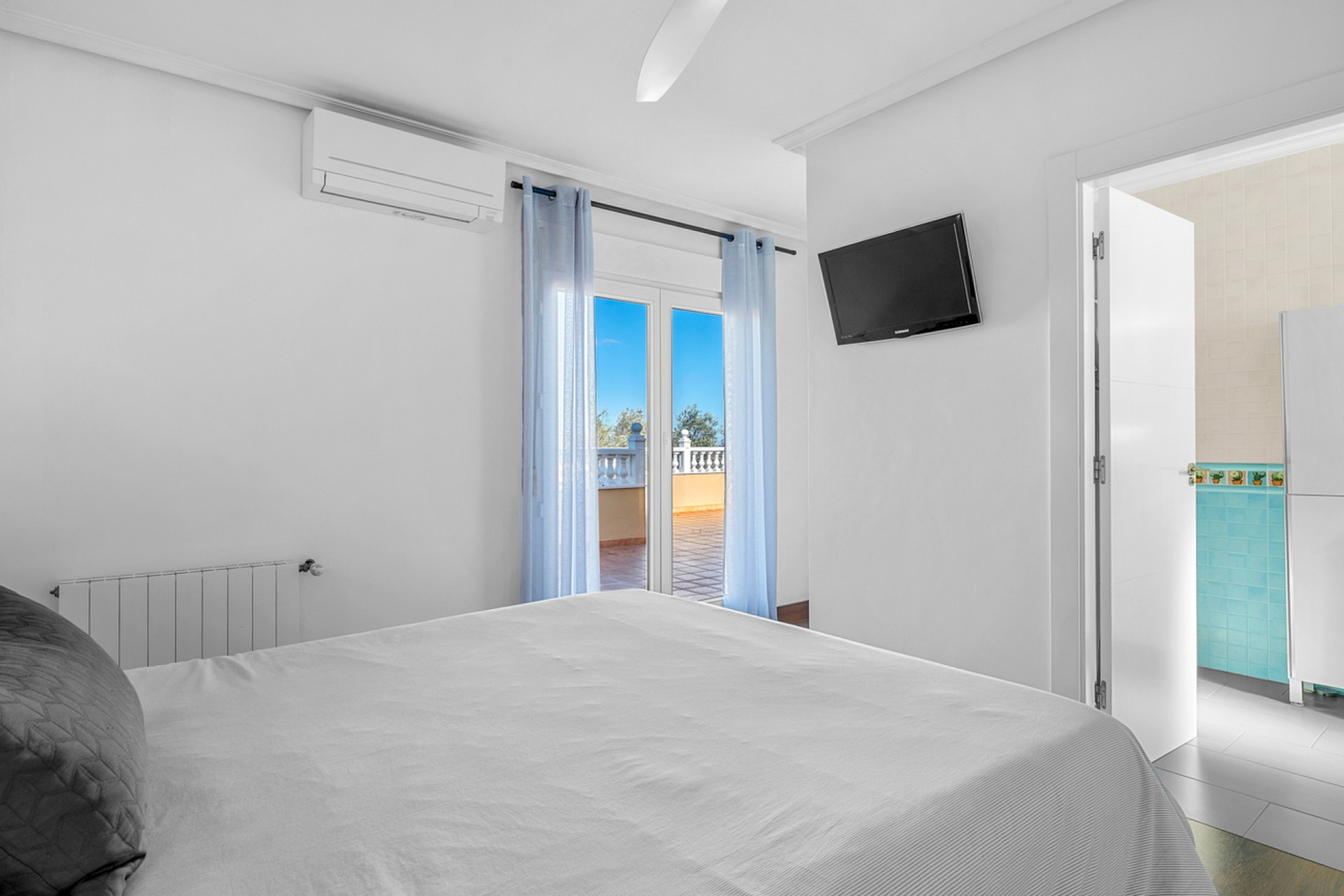 Reventa - Villa -
Ciudad De Las Comunicaciones - Costa Blanca
