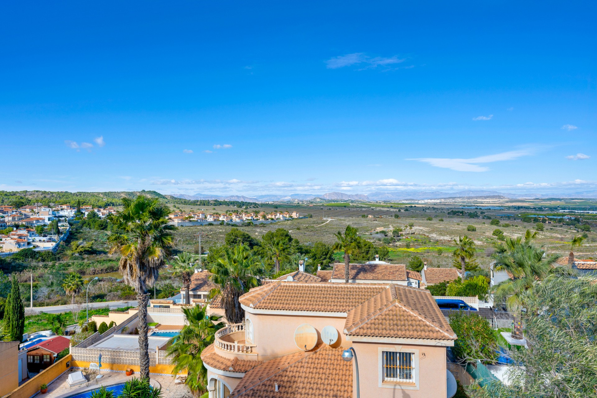 Reventa - Villa -
Ciudad De Las Comunicaciones - Costa Blanca