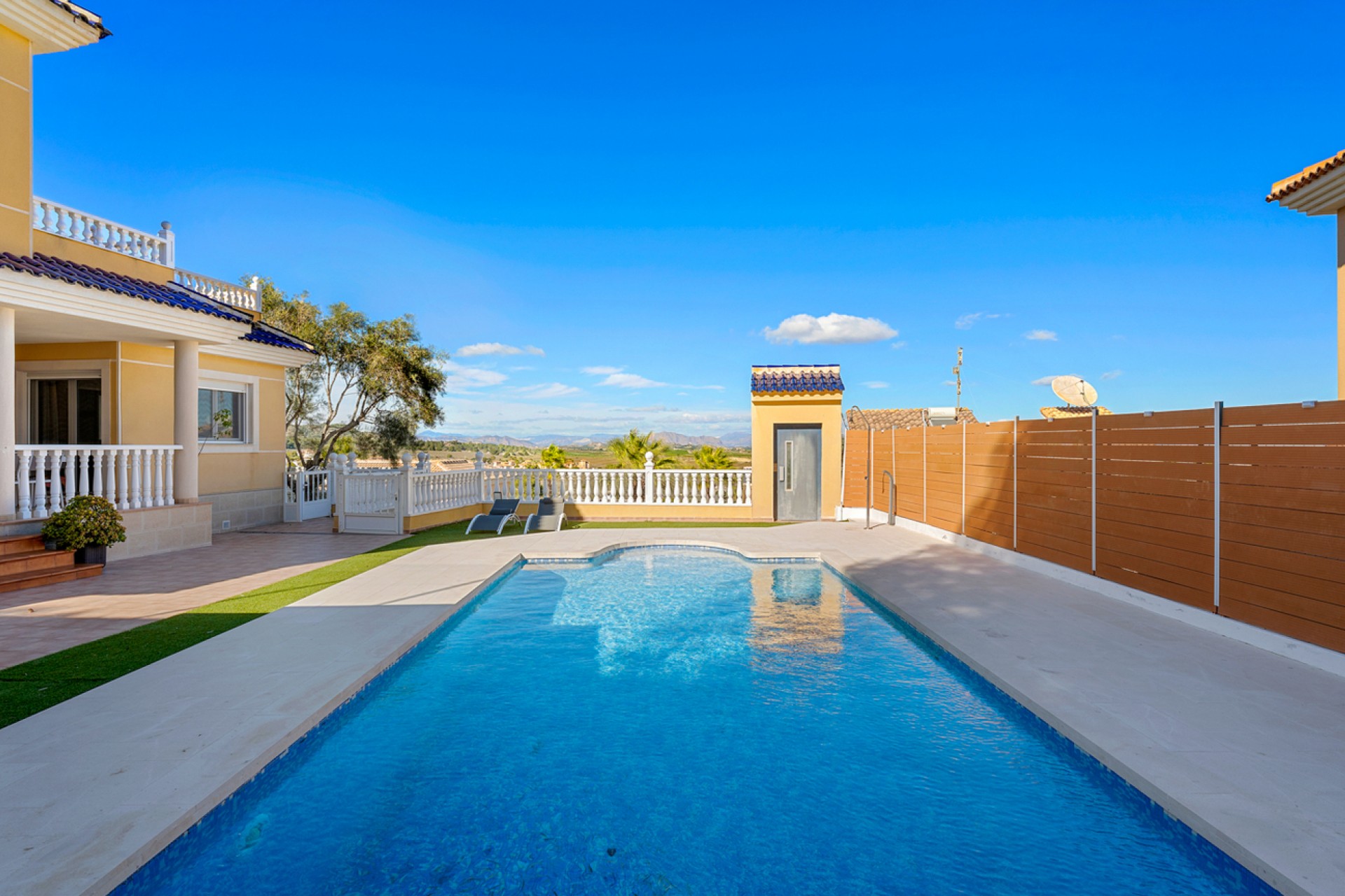 Reventa - Villa -
Ciudad De Las Comunicaciones - Costa Blanca