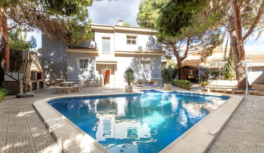 Reventa - Villa -
Ciudad Quesada - Ciudad Quesada - Doña Pepa