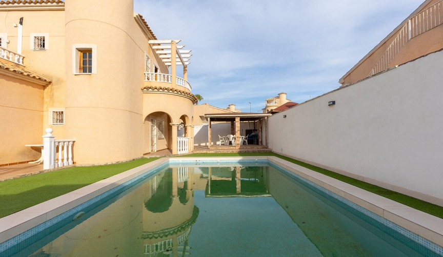Reventa - Villa -
Ciudad Quesada