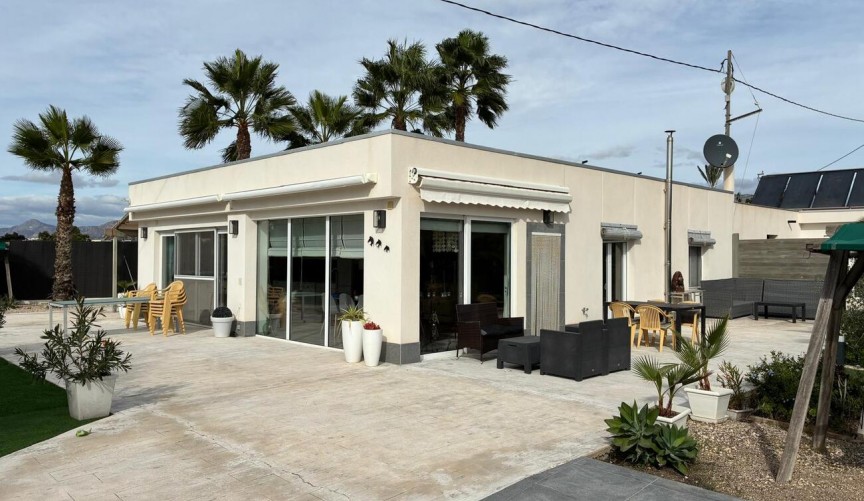 Reventa - Villa -
Crevillent - Costa Blanca