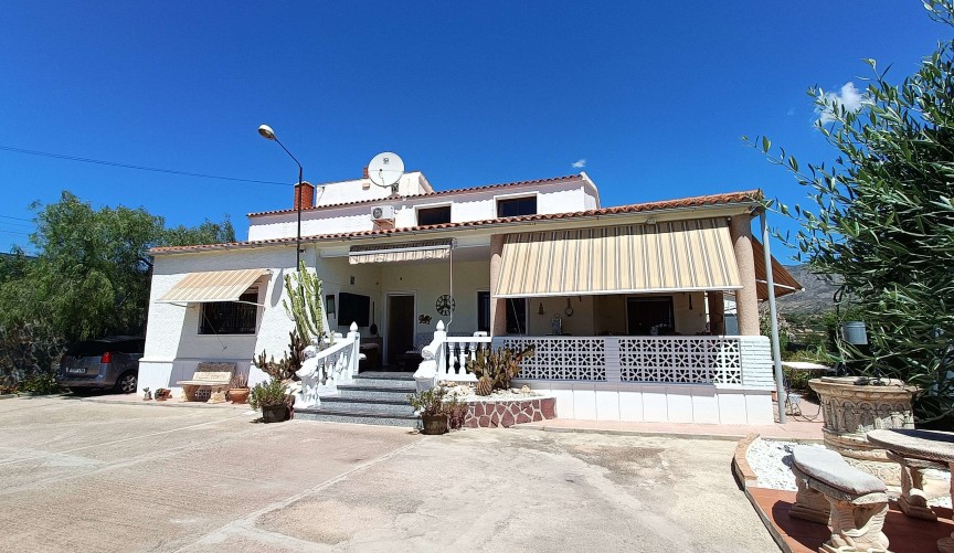 Reventa - Villa -
Crevillent - Inland