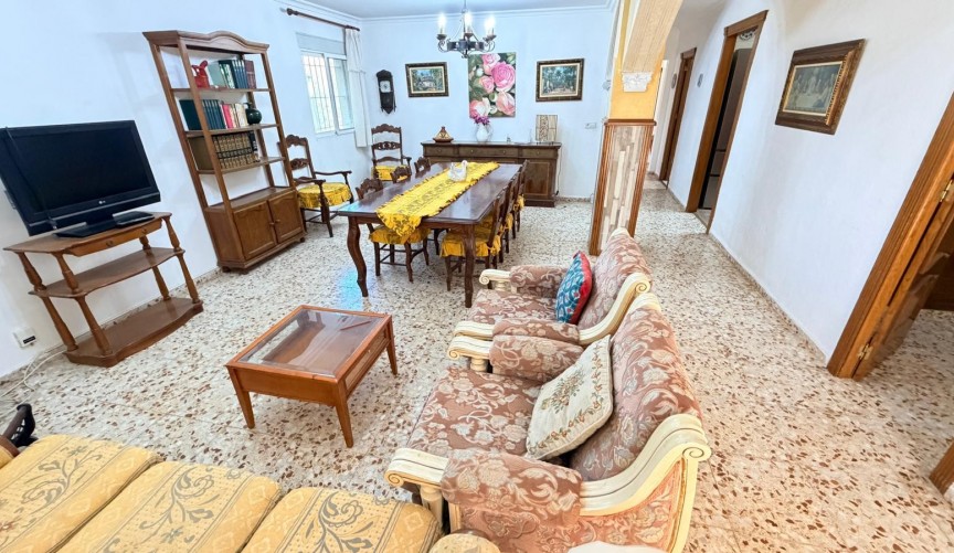 Reventa - Villa -
Crevillent - Inland