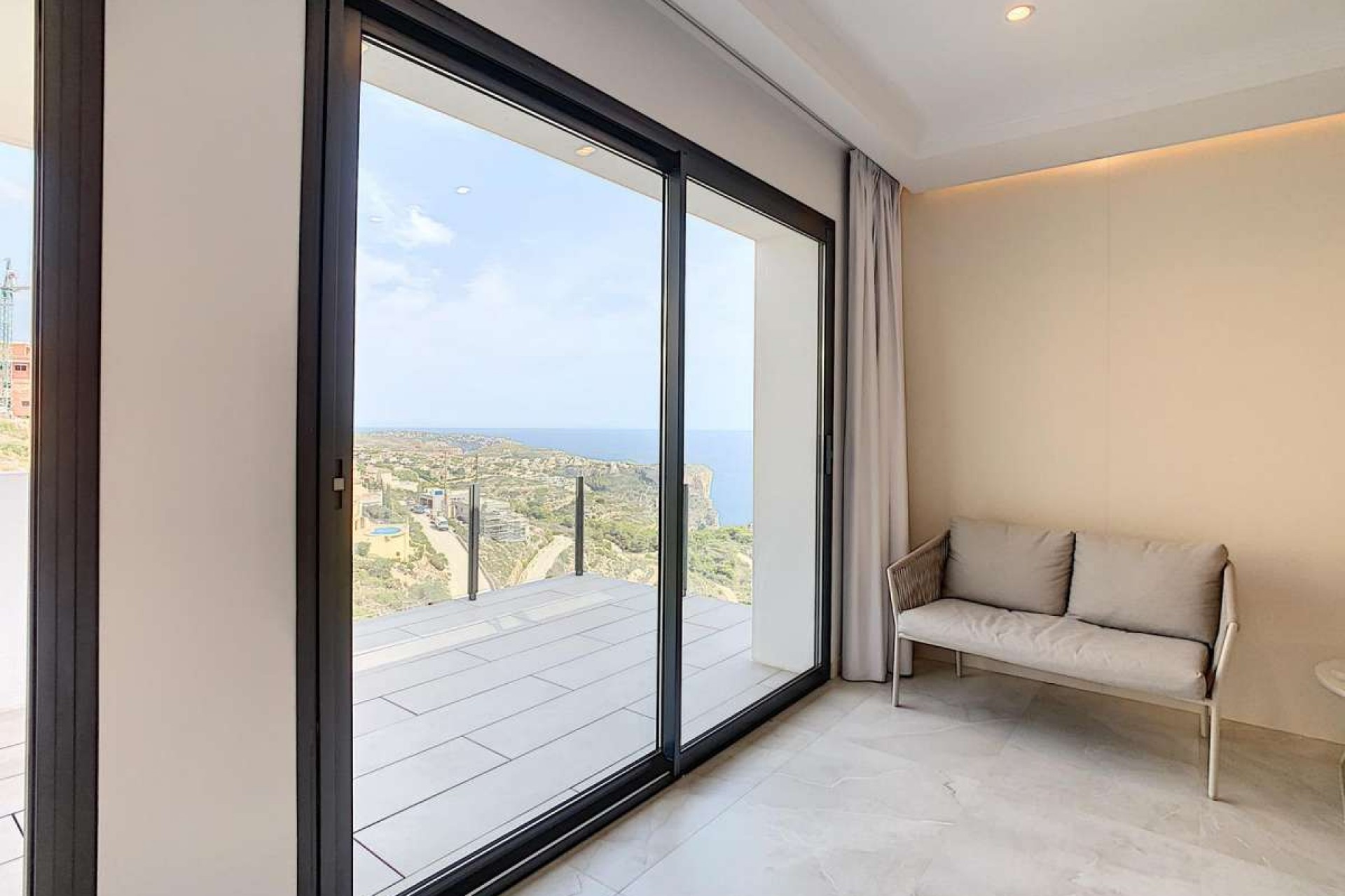 Reventa - Villa -
Cumbre del Sol - Costa Blanca