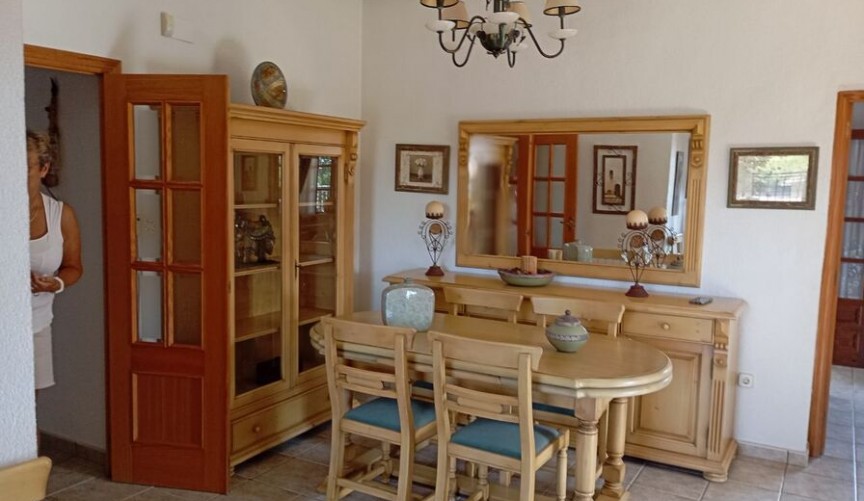 Reventa - Villa -
Daya Nueva - Costa Blanca