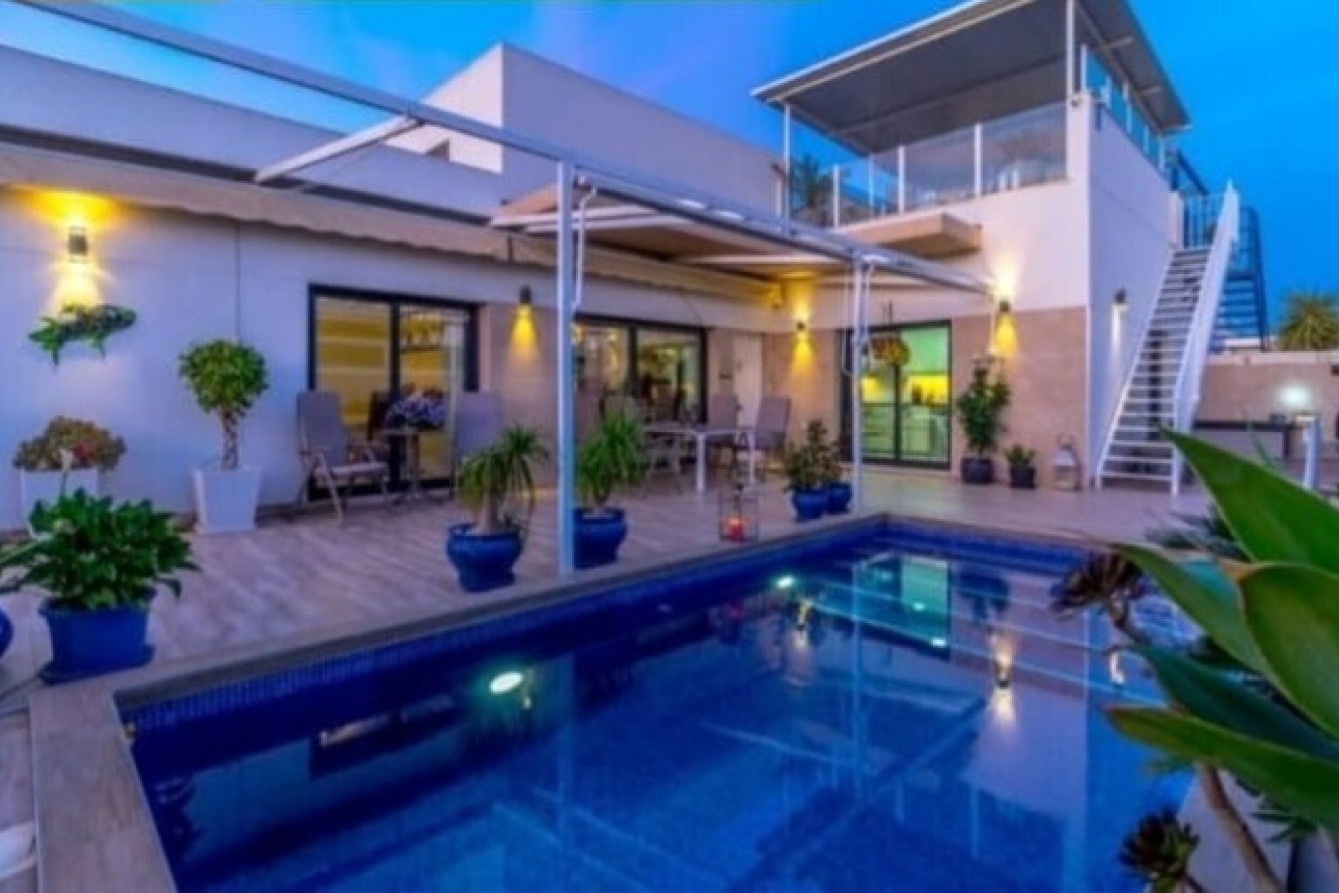 Reventa - Villa -
Daya Nueva - Costa Blanca