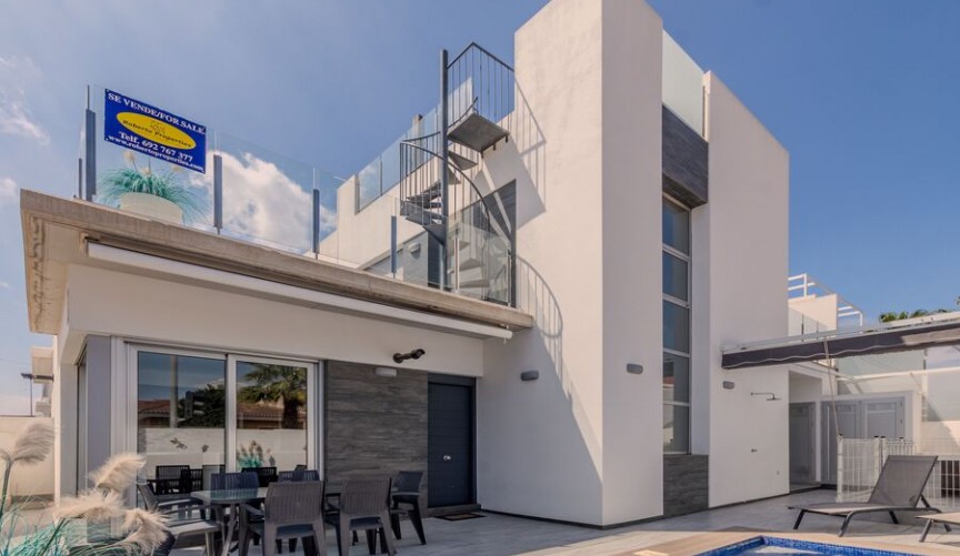 Reventa - Villa -
Daya Vieja - Costa Blanca